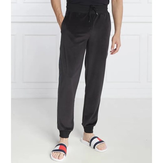 Tommy Hilfiger Spodnie dresowe | Regular Fit ze sklepu Gomez Fashion Store w kategorii Spodnie męskie - zdjęcie 185014345