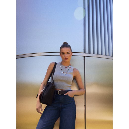 Mohito - Dopasowany szary top - szary ze sklepu Mohito w kategorii Bluzki damskie - zdjęcie 185017595