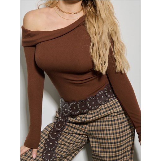Sinsay - Bluzka z asymetrycznym dekoltem - brązowy Sinsay M okazja Sinsay