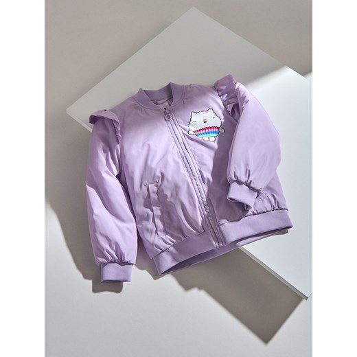 Sinsay - Kurtka bomberka z nadrukiem na plecach Gabby's Dollhouse - fioletowy Sinsay 116 (5-6 l) Sinsay