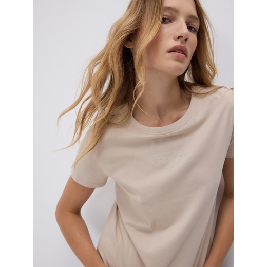 Reserved - T-shirt z drobnym haftem - beżowy Reserved S Reserved