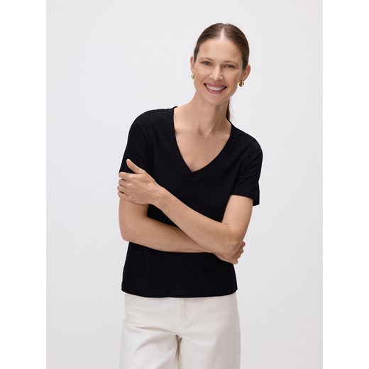 Reserved - T-shirt regular z dekotem V - czarny ze sklepu Reserved w kategorii Bluzki damskie - zdjęcie 185031607
