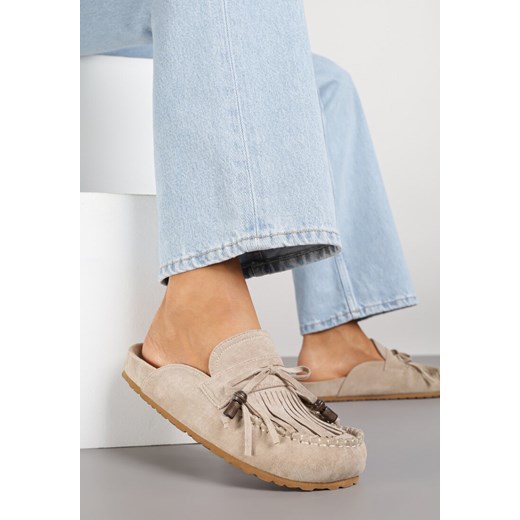 Ciemnobeżowe Klapki z Frędzlami i Kokardą Narialla ze sklepu born2be.pl w kategorii Klapki damskie - zdjęcie 185032528