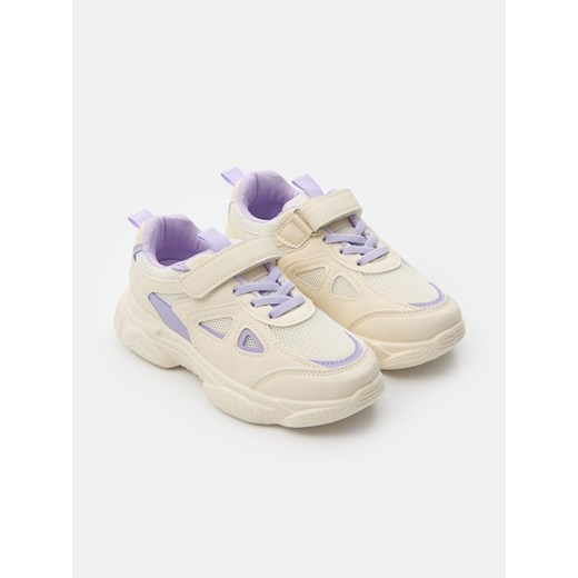 Sinsay - Sneakersy z siateczką mesh - beżowy Sinsay 34 Sinsay