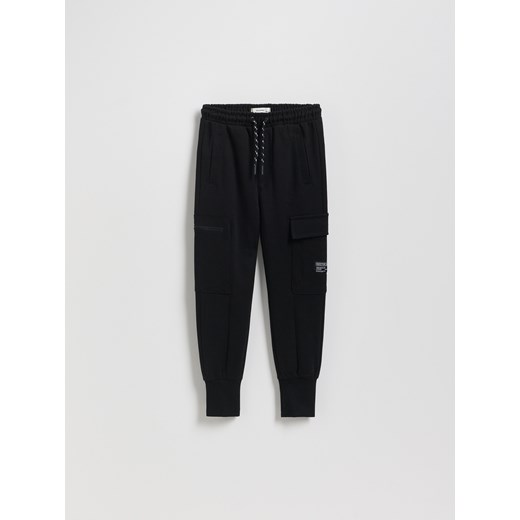 Reserved - Joggery cargo z kieszeniami - czarny ze sklepu Reserved w kategorii Spodnie chłopięce - zdjęcie 185043647