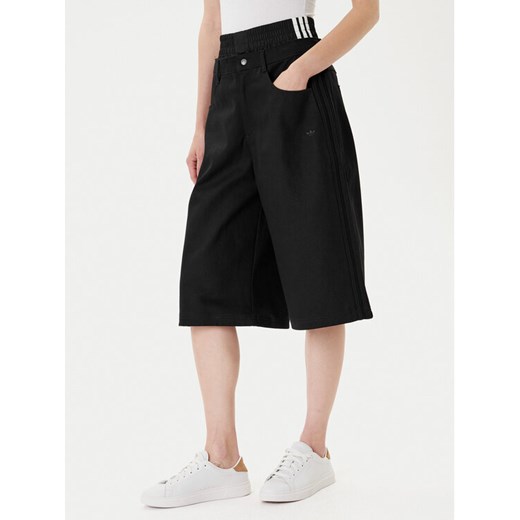 adidas Szorty jeansowe Firebird Utility JX7592 Czarny Regular Fit ze sklepu MODIVO w kategorii Szorty - zdjęcie 185057629