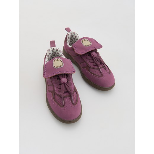Reserved - Sneakersy Pusheen - brudny róż ze sklepu Reserved w kategorii Buty sportowe dziecięce - zdjęcie 185062199