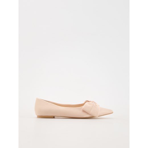 Reserved - Baleriny z kokardką - kremowy Reserved 39 Reserved okazyjna cena