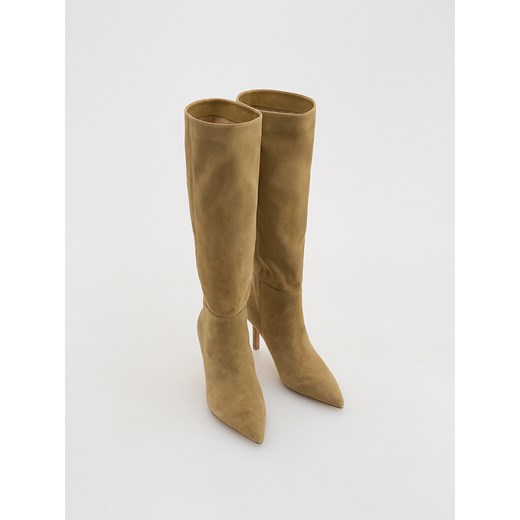 Reserved - Zamszowe kozaki na szpilce - beżowy Reserved 42 Reserved