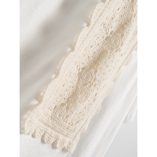 Reserved - T-shirt z haftowaną aplikacją - złamana biel Reserved S Reserved