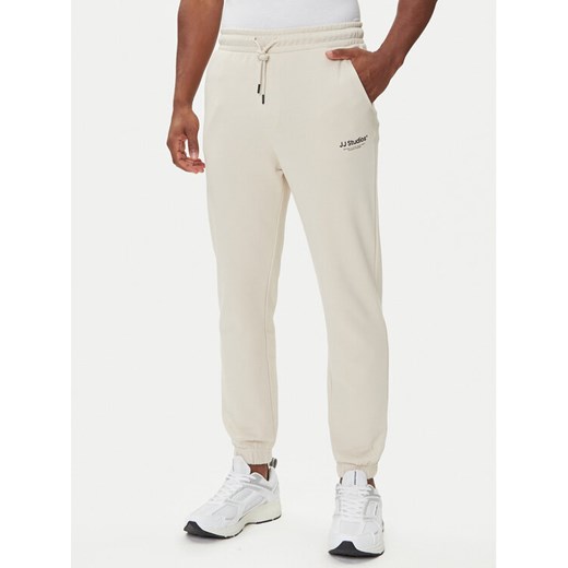 Jack&Jones Spodnie dresowe Kane Soho 12278943 Beżowy Regular Fit ze sklepu MODIVO w kategorii Spodnie męskie - zdjęcie 185391335