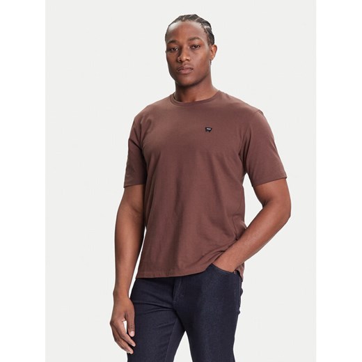 Wrangler T-Shirt Sign Off 112371484 Brązowy Regular Fit ze sklepu MODIVO w kategorii T-shirty męskie - zdjęcie 185391466