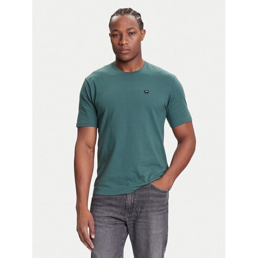 Wrangler T-Shirt Sign Off 112371479 Zielony Regular Fit ze sklepu MODIVO w kategorii T-shirty męskie - zdjęcie 185391526