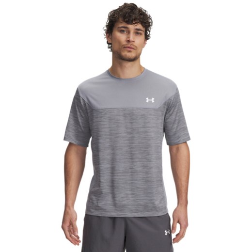 Męska koszulka treningowa Under Armour UA Tech Utility SS - szara ze sklepu Sportstylestory.com w kategorii T-shirty męskie - zdjęcie 185395405