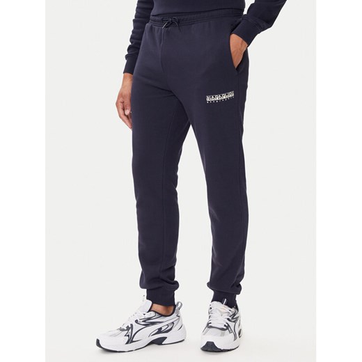 Napapijri Spodnie dresowe M-Gori Wint NP0A88UH Granatowy Relaxed Fit ze sklepu MODIVO w kategorii Spodnie męskie - zdjęcie 185397125