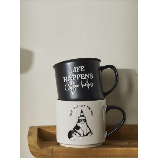 Sinsay - Ceramiczny kubek z uchem LIFE HAPPENS Coffee helps - czarny ze sklepu Sinsay w kategorii Kubki - zdjęcie 185409727