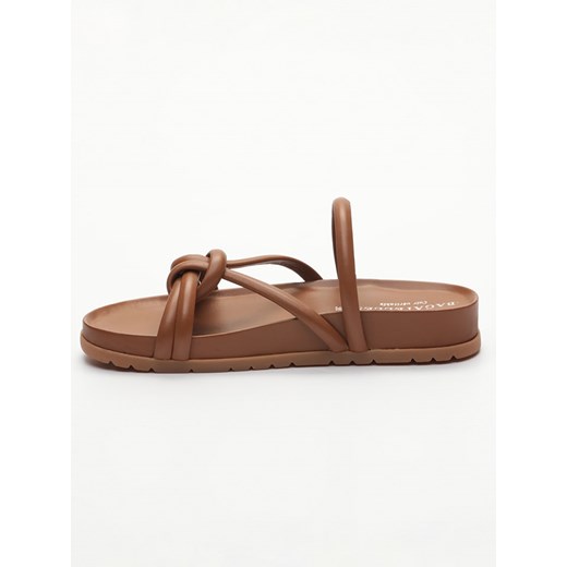 Les BAGATELLES Skórzane klapki &quot;Abhirami&quot; w kolorze jasnobrązowym Les Bagatelles 38 okazyjna cena Limango Polska