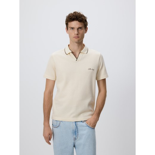 Reserved - Strukturalne polo comfort fit - złamana biel ze sklepu Reserved w kategorii T-shirty męskie - zdjęcie 185418729