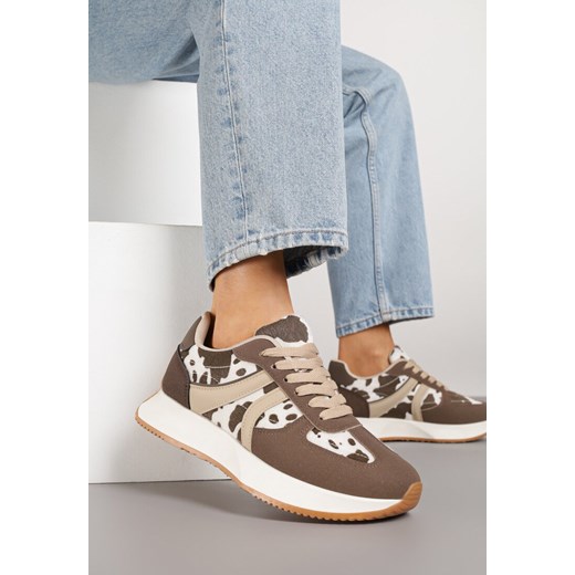 Brązowo-Białe Sneakersy z Geometrycznym Wzorem i Printem w Łaty Velwettia - id: 9013-526-COW - marki Renee - 185420535 Brązowo-Białe Sneakersy z Geometrycznym Wzorem i Printem w Łaty Velwettia ze sklepu renee.pl w kategorii Buty sportowe damskie - zdjęcie 185420535