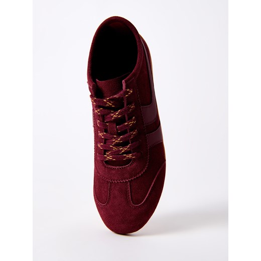 Mohito - Skórzane bordowe sneakersy - kasztanowy ze sklepu Mohito w kategorii Buty sportowe damskie - zdjęcie 185427115