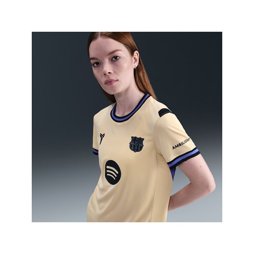 Damska koszulka piłkarska Kobe Dri-FIT FC Barcelona Stadium 2025/26 (wersja wyjazdowa) – replika - Brązowy ze sklepu Nike poland w kategorii Bluzki damskie - zdjęcie 185434196