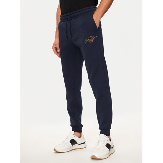 Jack&Jones Spodnie dresowe Gordon 12258491 Granatowy Regular Fit ze sklepu MODIVO w kategorii Spodnie męskie - zdjęcie 185444086