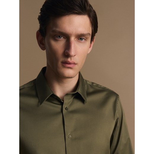 Reserved - Bawełniana koszula slim fit - oliwkowy ze sklepu Reserved w kategorii Koszule męskie - zdjęcie 185448947