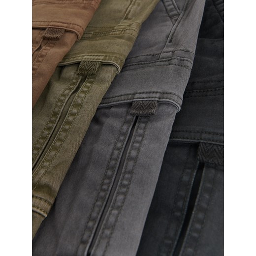Reserved - Spodnie cargo slim fit - ciemnozielony Reserved M Reserved