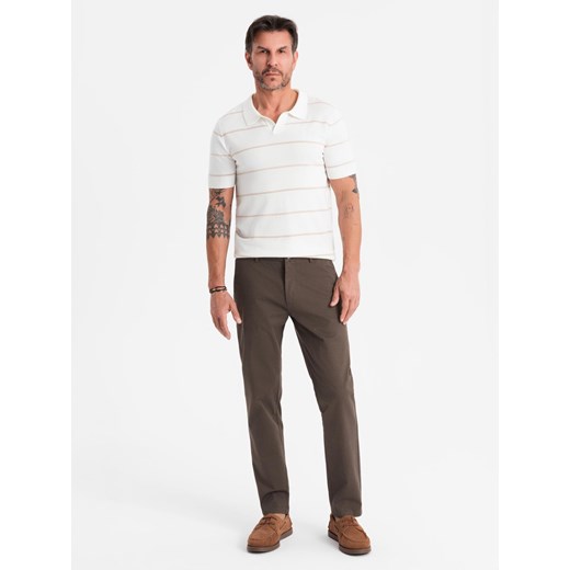 Spodnie męskie chino REGULAR FIT z delikatną strukturą – brązowe V3  OM-PACP-0184 ze sklepu ombre w kategorii Spodnie męskie - zdjęcie 185453629