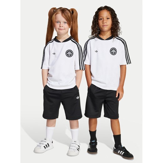adidas Komplet t-shirt i spodenki JV7667 Czarny Regular Fit ze sklepu MODIVO w kategorii Komplety dziewczęce - zdjęcie 185459346