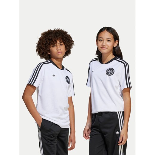 adidas T-Shirt Football JV7682 Biały Loose Fit ze sklepu MODIVO w kategorii T-shirty chłopięce - zdjęcie 185459475