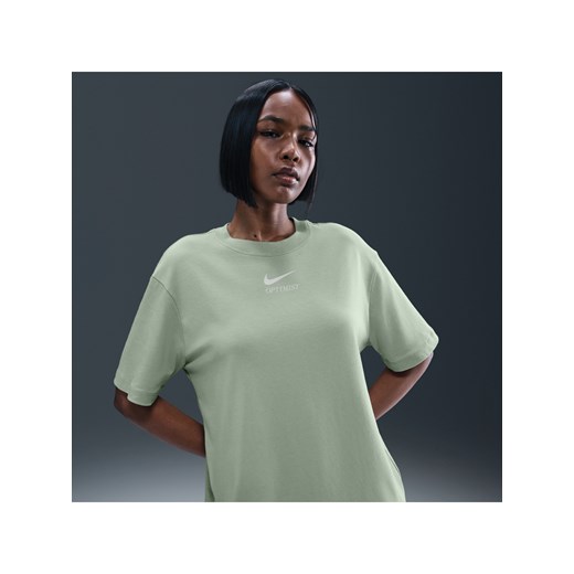T-shirt damski Nike Sportswear - Zieleń ze sklepu Nike poland w kategorii Bluzki damskie - zdjęcie 185462048