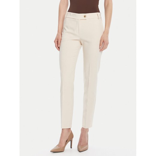 Rinascimento Chinosy CFC0126225003 Beżowy Slim Fit ze sklepu MODIVO w kategorii Spodnie damskie - zdjęcie 185473415