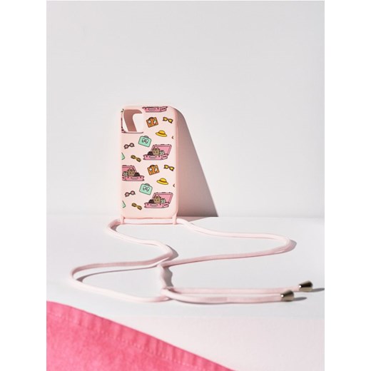 Sinsay - Etui na iPhone 15 ze smyczą Pusheen - różowy ze sklepu Sinsay w kategorii Etui - zdjęcie 185479405