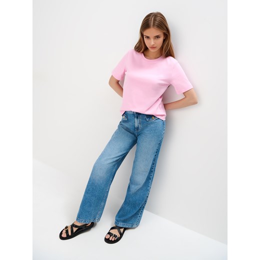 Mohito - Różowy t-shirt z merceryzowanej bawełny - pastelowy różowy ze sklepu Mohito w kategorii Bluzki damskie - zdjęcie 185491669