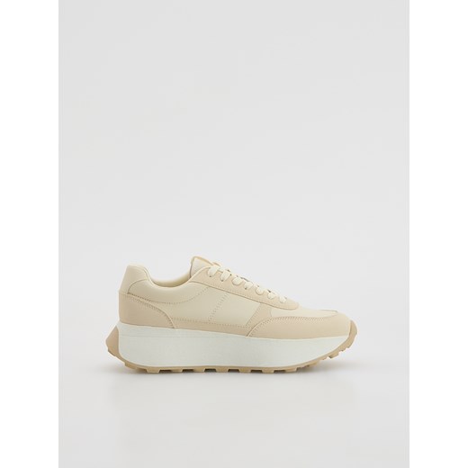 Reserved - Sneakersy na szerokiej podeszwie - biały ze sklepu Reserved w kategorii Buty sportowe damskie - zdjęcie 185491859
