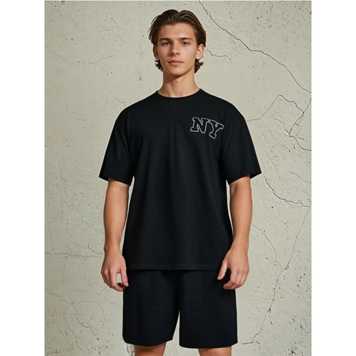 Sinsay - Dwuczęściowa piżama oversize z haftem - wielobarwny - id: 024EM-MLC - marki Sinsay - 185500917 Sinsay - Dwuczęściowa piżama oversize z haftem - wielobarwny ze sklepu Sinsay w kategorii Piżamy męskie - zdjęcie 185500917
