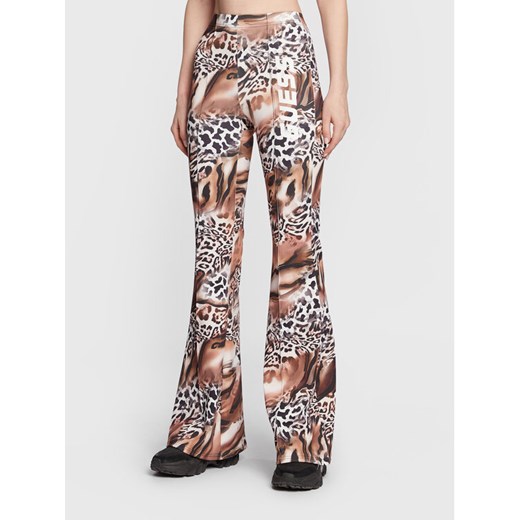 Guess Spodnie materiałowe V3RB02 KBIL2 Brązowy Regular Fit ze sklepu MODIVO w kategorii Spodnie damskie - zdjęcie 185503399