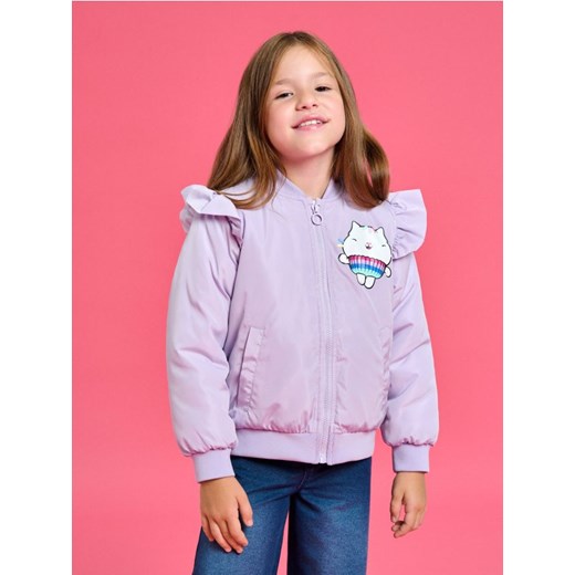 Sinsay - Kurtka bomberka z nadrukiem na plecach Gabby's Dollhouse - fioletowy - id: 700EI-04X - marki Sinsay - 185536078 Sinsay - Kurtka bomberka z nadrukiem na plecach Gabby's Dollhouse - fioletowy ze sklepu Sinsay w kategorii Kurtki dziewczęce - zdjęcie 185536078