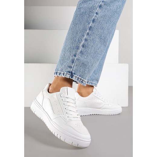 Białe Sneakersy z Geometrycznym Wzorem i Perforacją Idellie ze sklepu born2be.pl w kategorii Buty sportowe damskie - zdjęcie 185536359