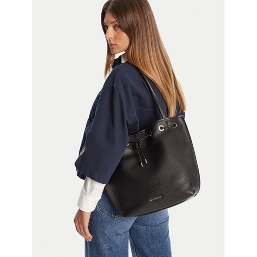 Torebka MICHAEL Michael Kors Avery 30F5SQ7T2L Czarny ze sklepu eobuwie.pl w kategorii Torebki worki - zdjęcie 185547308