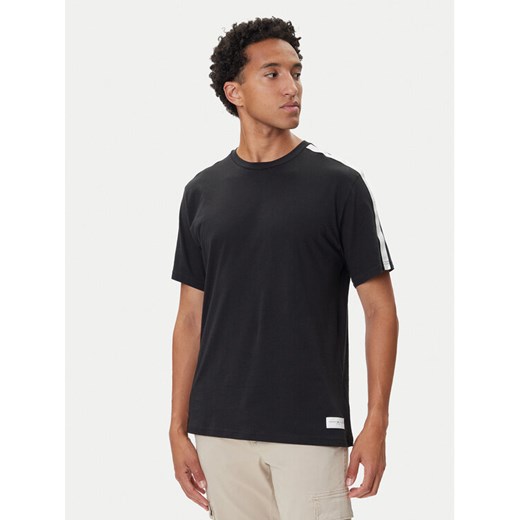 Tommy Hilfiger T-Shirt Logo UM0UM03005 Czarny Regular Fit ze sklepu MODIVO w kategorii T-shirty męskie - zdjęcie 185548238