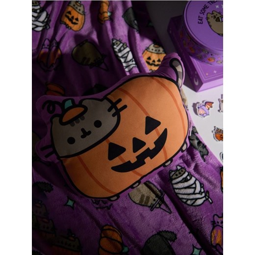Sinsay - Poduszka w stylu halloweenowym Pusheen the Cat - fioletowy ze sklepu Sinsay w kategorii Dom - zdjęcie 185560017