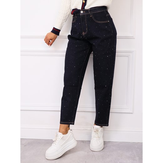 SPODNIE JEANSOWE MOM FIT Z CYRKONIAMI-  CIEMNY GRANAT ze sklepu olika.com.pl w kategorii Jeansy damskie - zdjęcie 185567028