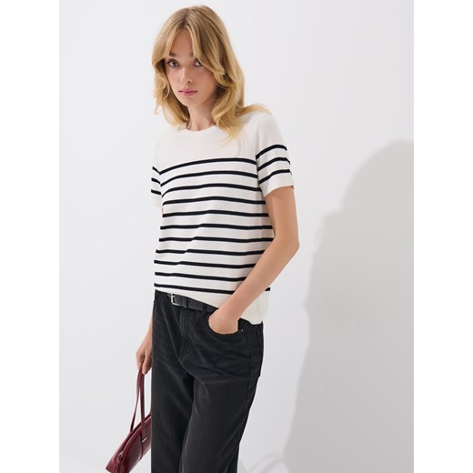 Mohito - Wzorzysty sweter z wiskozą - kremowy ze sklepu Mohito w kategorii Bluzki damskie - zdjęcie 185577507