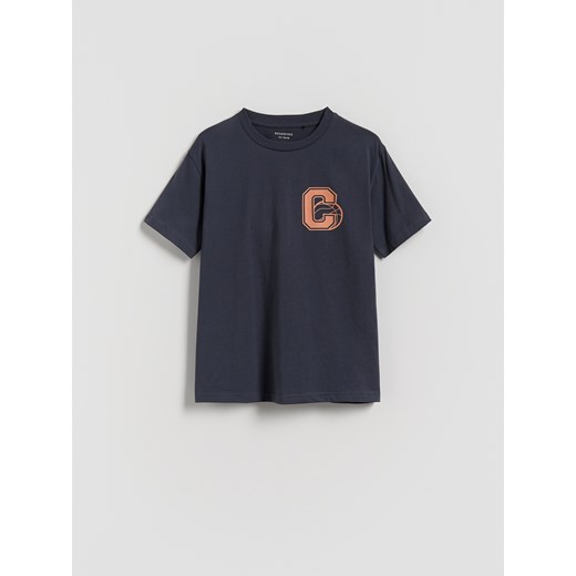 Reserved - Bawełniany t-shirt z nadrukiem - granatowy ze sklepu Reserved w kategorii T-shirty chłopięce - zdjęcie 185590239