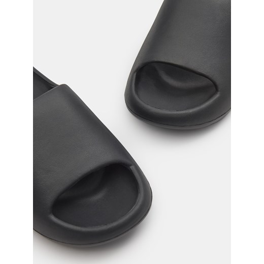 Sinsay - Klapki z odkrytymi palcami - czarny Sinsay 39 Sinsay