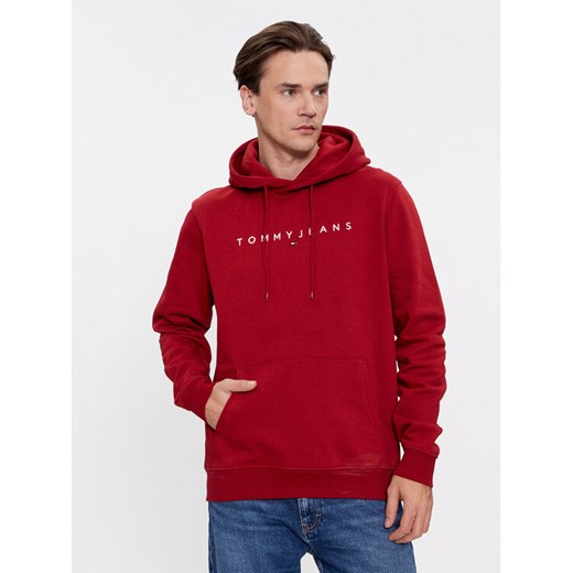 Tommy Jeans Bluza Linear Logo DM0DM17985 Czerwony Regular Fit ze sklepu MODIVO w kategorii Bluzy męskie - zdjęcie 185598939
