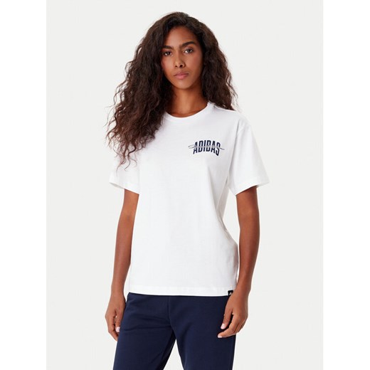 adidas T-Shirt Collegiate Graphic JV8545 Biały Regular Fit ze sklepu MODIVO w kategorii Bluzki damskie - zdjęcie 185630806