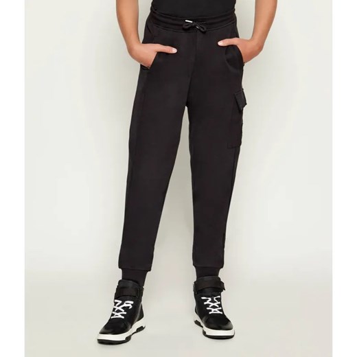 Calvin Klein Jeans Spodnie dresowe | Relaxed fit ze sklepu Gomez Fashion Store w kategorii Spodnie chłopięce - zdjęcie 185638205
